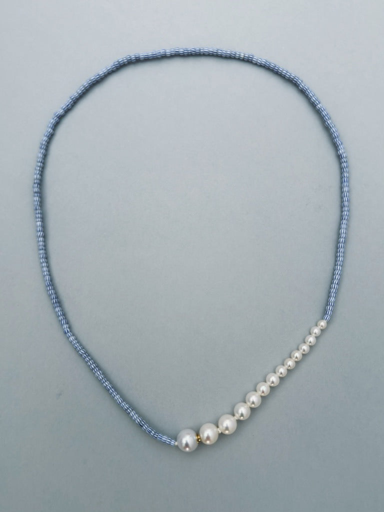 VINTAGE GLASS BEAD &amp; PEARL NECKLACE 01 – HAND-KNOTTED SILK