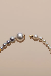 VELA PEARLS NECKLACE