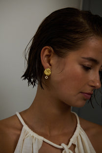 SHELL EARRING - SINGLE