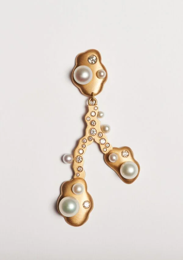 Gold 18K Freshwater Pearls Earring Diamond Diamonds Single Earpiece Danish Design Jo Riis-Hansen Jewelry Earrings Jewellery Handmade Art Smykker Ørering Dansk Design Håndlavet Øreringe Specielt Design Kunst Perler Guld Diamanter