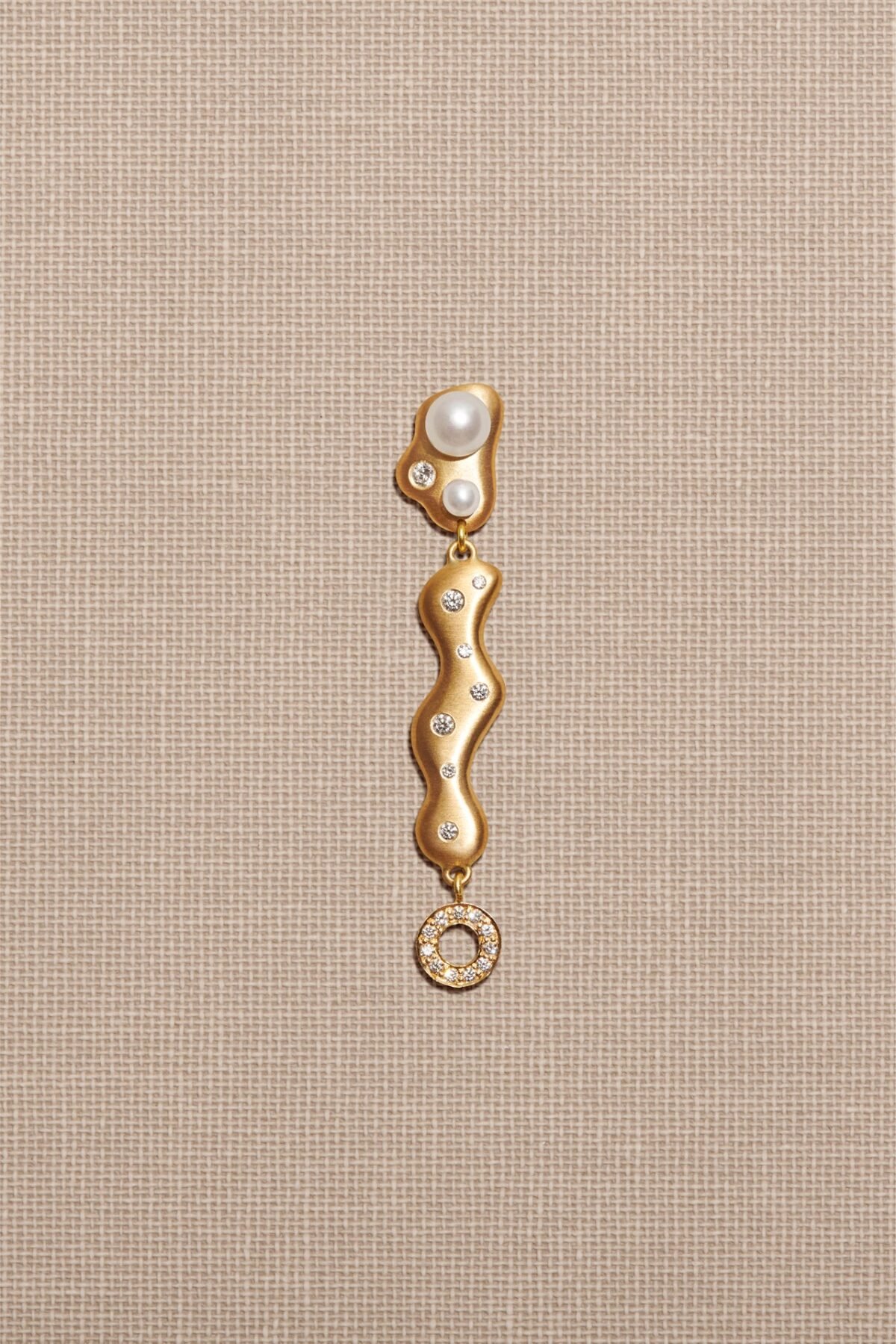 Gold 18K Freshwater Pearls Earring Diamond Diamonds Single Earpiece Danish Design Jo Riis-Hansen Jewelry Earrings Jewellery Handmade Art Smykker Ørering Dansk Design Håndlavet Øreringe Specielt Design Kunst Perler Guld Diamanter