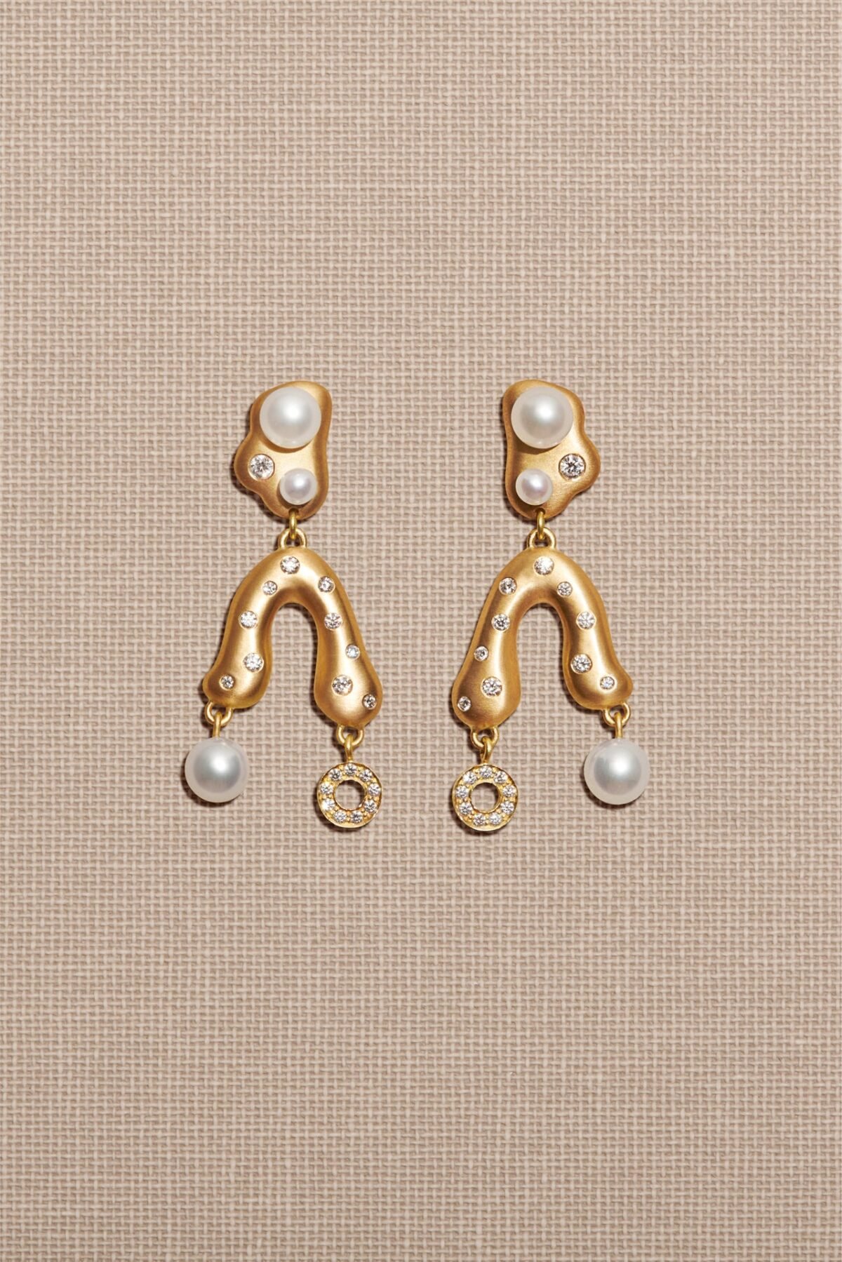 Gold 18K Freshwater Pearls Earring Diamond Diamonds Single Earpiece Danish Design Jo Riis-Hansen Jewelry Earrings Jewellery Handmade Art Smykker Ørering Dansk Design Håndlavet Øreringe Specielt Design Kunst Perler Guld Diamanter