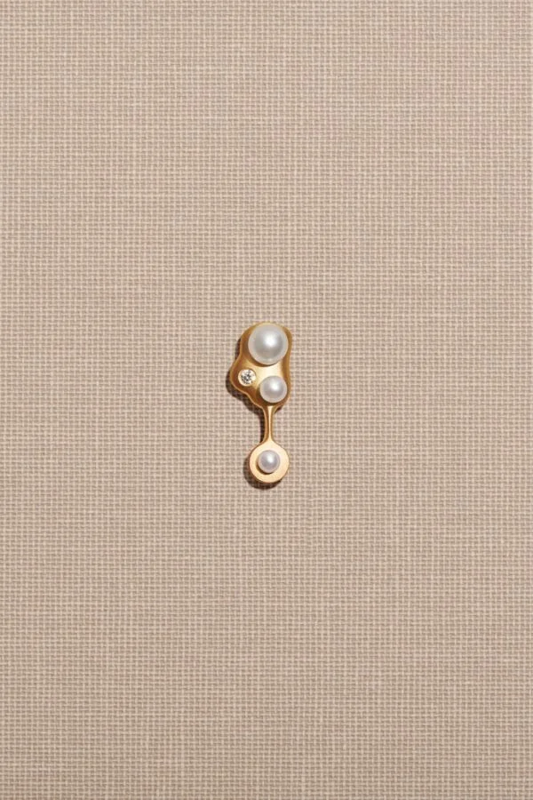 Gold 18K Freshwater Pearls Earring Diamond Diamonds Single Earpiece Danish Design Jo Riis-Hansen Jewelry Earrings Jewellery Handmade Art Smykker Ørering Dansk Design Håndlavet Øreringe Specielt Design Kunst Perler Guld Diamanter