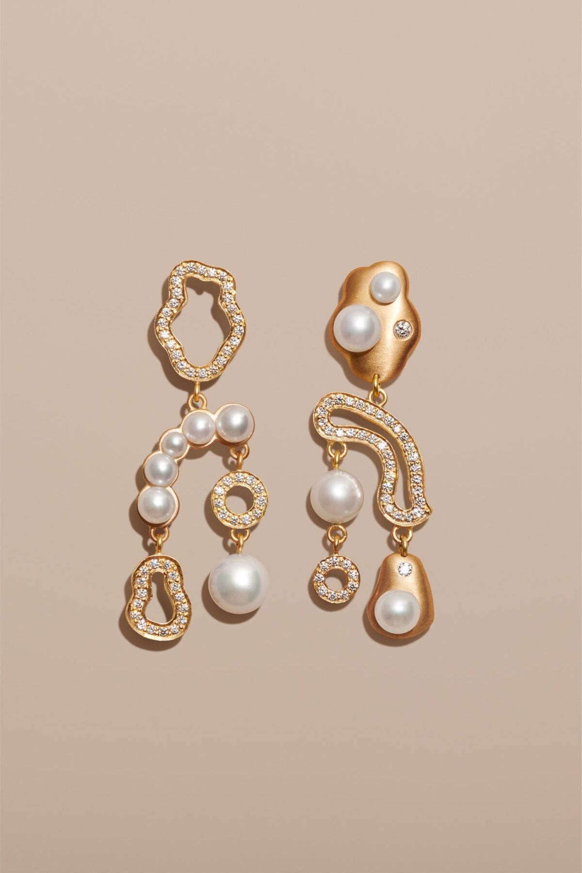 Gold 18K Freshwater Pearls Earring Diamond Diamonds Single Earpiece Danish Design Jo Riis-Hansen Jewelry Earrings Jewellery Handmade Art Smykker Ørering Dansk Design Håndlavet Øreringe Specielt Design Kunst Perler Guld Diamanter