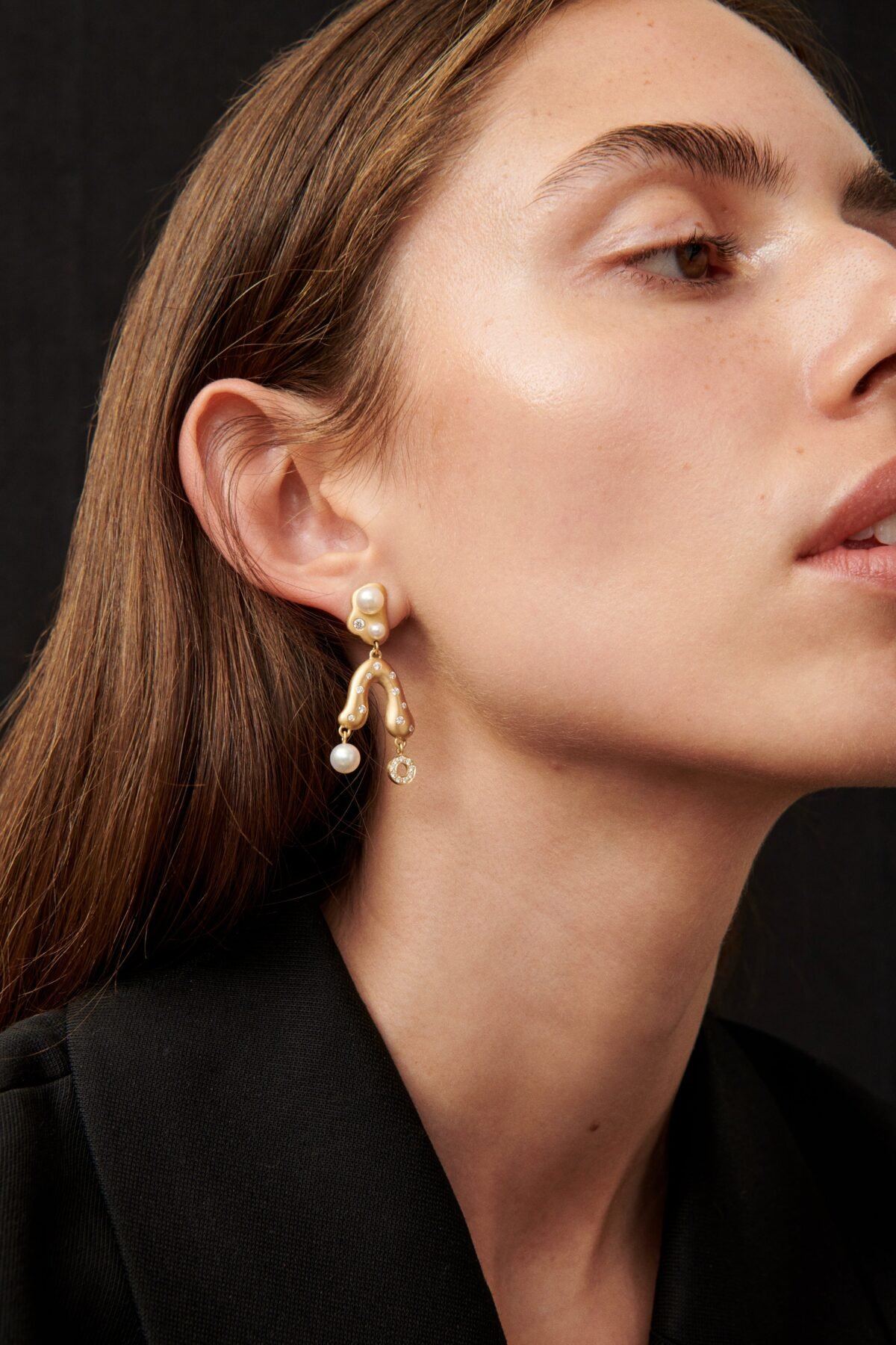 Gold 18K Freshwater Pearls Earring Diamond Diamonds Single Earpiece Danish Design Jo Riis-Hansen Jewelry Earrings Jewellery Handmade Art Smykker Ørering Dansk Design Håndlavet Øreringe Specielt Design Kunst Perler Guld Diamanter