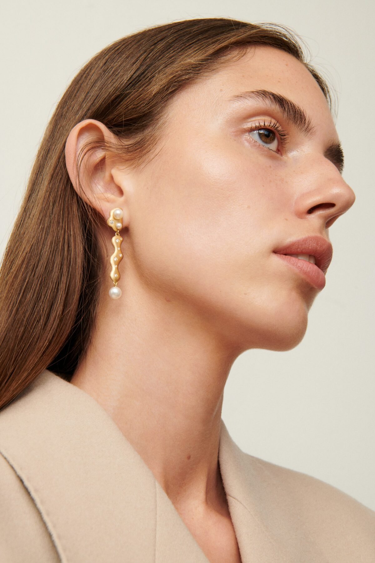 Gold 18K Freshwater Pearls Earring Diamond Diamonds Single Earpiece Danish Design Jo Riis-Hansen Jewelry Earrings Jewellery Handmade Art Smykker Ørering Dansk Design Håndlavet Øreringe Specielt Design Kunst Perler Guld Diamanter